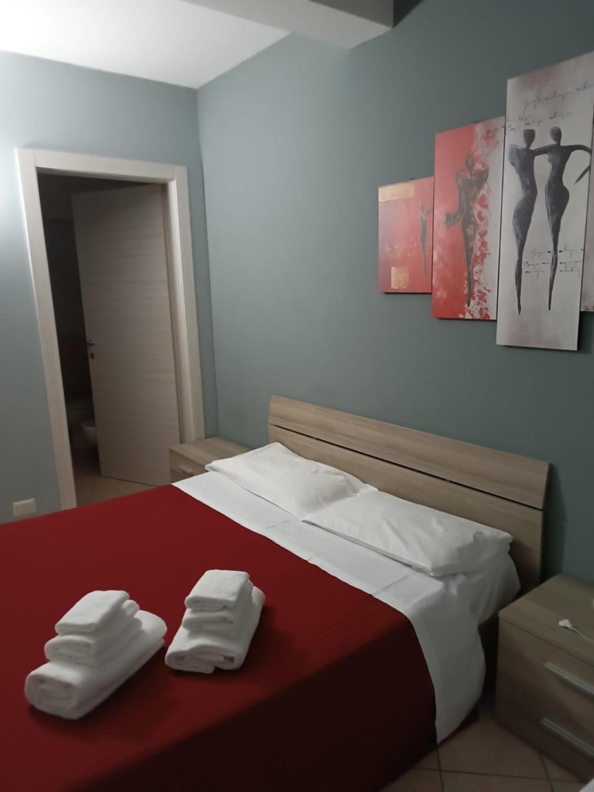 Hotel Ded 1 Checkin A Richiesta Parma Bagian luar foto